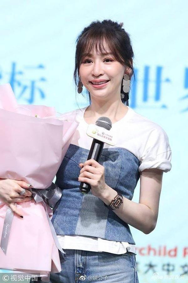 tung la &#34;giao chu xinh dep&#34;, co gai nay gay tiec nuoi sau nhieu nam gap lai - 2