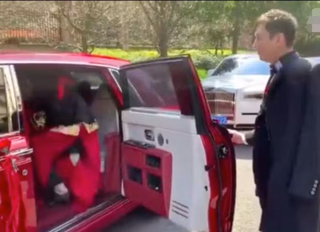 Thieu gia TQ tang Rolls-Royce trieu USD mung cuoi MC xinh dep hinh anh 6 