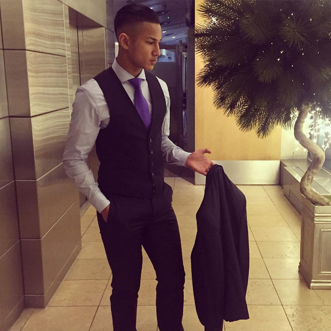 Cận mặt chân sút con nhà hoàng tộc, sở hữu tài sản 461 nghìn tỷ của đội tuyển Brunei tại vòng loại U23 Châu Á - Ảnh 8. Cận mặt chân sút con nhà hoàng tộc, sở hữu tài sản 461 nghìn tỷ của đội tuyển Brunei tại vòng loại U23 Châu Á - Ảnh 8.