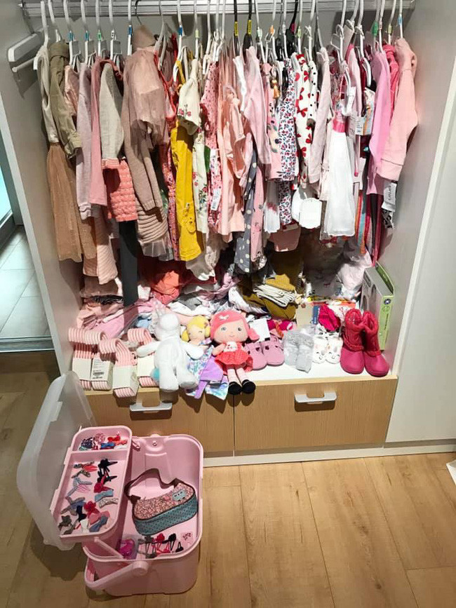 Thân Thúy Hà khoe sắm cả tủ đồ lộng lẫy cho con gái nhưng cũng không quên “bịt miệng” các “thánh soi” khi chốt thêm câu này - Ảnh 2. Thân Thúy Hà khoe sắm cả tủ đồ lộng lẫy cho con gái nhưng cũng không quên “bịt miệng” các “thánh soi” khi chốt thêm câu này - Ảnh 2.