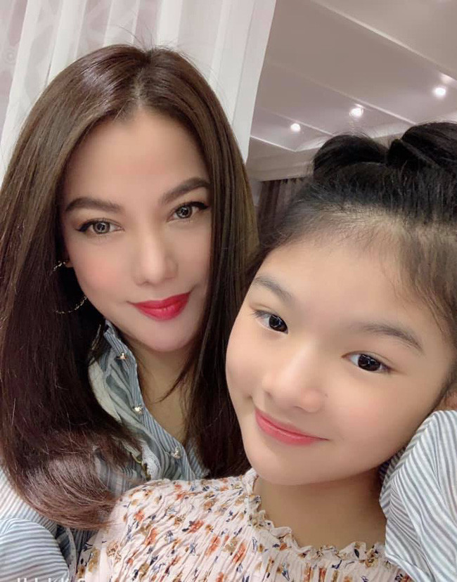 5 năm sau ngày bố mẹ ly hôn, con gái của Trương Ngọc Ánh vụt phổng phao đến bất ngờ - Ảnh 1. 5 năm sau ngày bố mẹ ly hôn, con gái của Trương Ngọc Ánh vụt phổng phao đến bất ngờ - Ảnh 1.