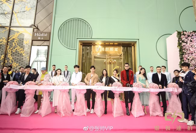 Hé lộ mức giá khủng tại spa của Phạm Băng Băng: Thấp nhất 170 triệu, cao nhất... 3,5 tỷ đồng