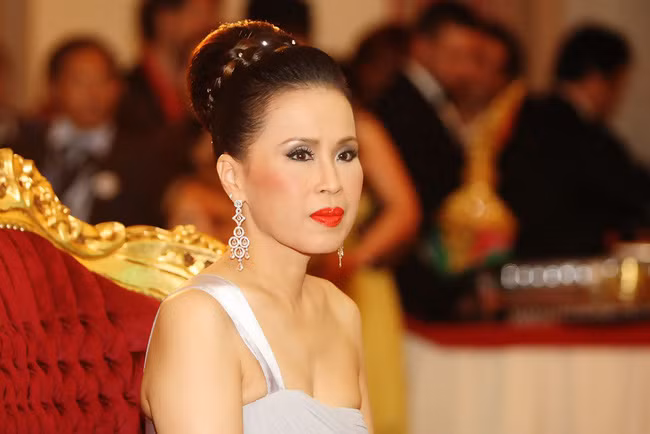 3 nàng công chúa nổi tiếng Thái Lan: Nhan sắc ở mức thường thường bậc trung nhưng ai cũng phải kiêng nể, đến đấng mày râu cũng nghiêng mình bái phục vì điều này - Ảnh 2.