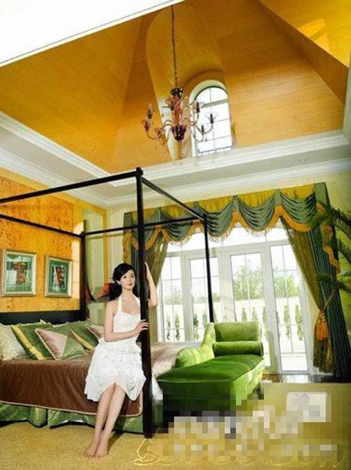 Thiếu gia ngông cuồng, giàu có nhất Trung Quốc: Thấp bé vẫn cặp kè toàn minh tinh nóng bỏng - Ảnh 3. Thiếu gia ngông cuồng, giàu có nhất Trung Quốc: Thấp bé vẫn cặp kè toàn minh tinh nóng bỏng - Ảnh 3.