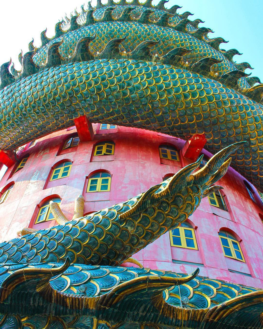 Thoạt nhìn cứ tưởng bối cảnh phim Hollywood nhưng hoá ra ngôi chùa này ở Thái lại hoàn toàn có thật! - Ảnh 7. Thoạt nhìn cứ tưởng bối cảnh phim Hollywood nhưng hoá ra ngôi chùa này ở Thái lại hoàn toàn có thật! - Ảnh 7.