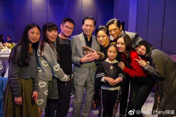 dinh be boi mai dam, nguoi dep nay van duoc con trai &#34;trum xa hoi den&#34; quy goi cau hon - 6