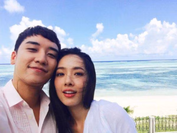 Dính bê bối vụ Seungri, người đẹp này được con trai “trùm xã hội đen” quỳ gối cầu hôn ảnh 8 dinh be boi mai dam, nguoi dep nay van duoc con trai "trum xa hoi den" quy goi cau hon - 8