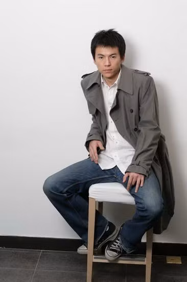 Thiếu gia ngông cuồng, giàu có nhất Trung Quốc: Thấp bé vẫn cặp kè toàn minh tinh nóng bỏng - Ảnh 8.