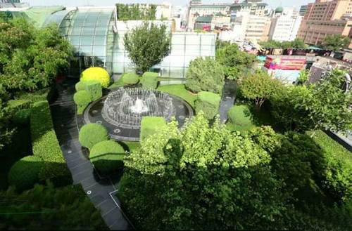 Thiếu gia ngông cuồng, giàu có nhất Trung Quốc: Thấp bé vẫn cặp kè toàn minh tinh nóng bỏng - Ảnh 2. Thiếu gia ngông cuồng, giàu có nhất Trung Quốc: Thấp bé vẫn cặp kè toàn minh tinh nóng bỏng - Ảnh 2.