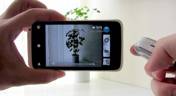 Hàn Quốc rúng động 1.600 khách bị quay lén trong khách sạn: Cách đơn giản phát hiện camera tàng hình ảnh 5 Nếu bạn không thể gọi điện, rất có thể khu vực xugn quanh bạn đã có thiết bị quay lén, nguyên nhân là do sự can thiệp của cáp quang trong quá trình truyền tín hiệu.