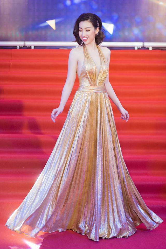 Nhan sắc “cực phẩm” của hội bạn thân Hoa hậu Vbiz, người thấp nhất đã... 1m73 ảnh 8 hoi ban than hoa hau cua vbiz: nhan sac thi toan "cuc pham", nguoi thap nhat da... 1m73 - 10