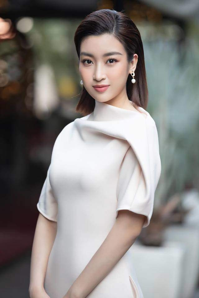 Nhan sắc “cực phẩm” của hội bạn thân Hoa hậu Vbiz, người thấp nhất đã... 1m73 ảnh 6 hoi ban than hoa hau cua vbiz: nhan sac thi toan "cuc pham", nguoi thap nhat da... 1m73 - 8