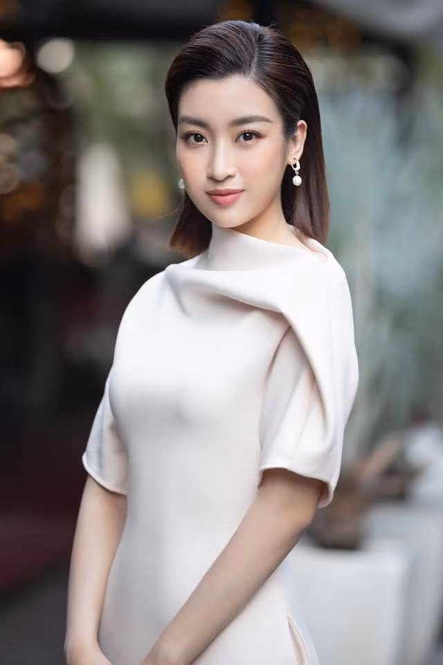 Nhan sắc “cực phẩm” của hội bạn thân Hoa hậu Vbiz, người thấp nhất đã... 1m73 ảnh 6 hoi ban than hoa hau cua vbiz: nhan sac thi toan "cuc pham", nguoi thap nhat da... 1m73 - 8