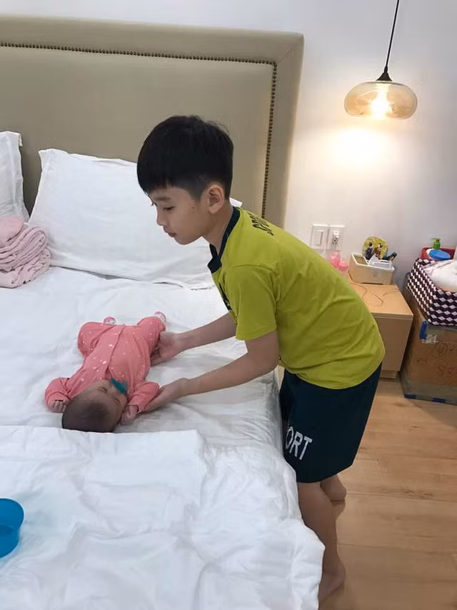 Bị hỏi về cha của con gái, Thân Thúy Hà đáp trả khiến ai cũng phải "câm nín" ảnh 1