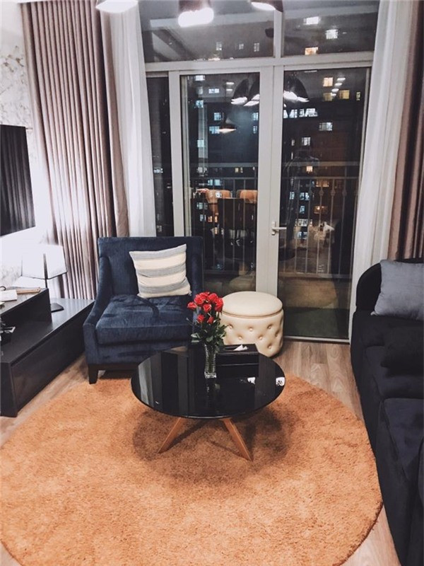 Nội thất bên trong căn hộ được bày biện vô cùng hiện đại, sang trọng.