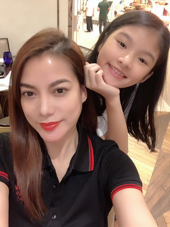 5 năm sau ngày bố mẹ ly hôn, con gái của Trương Ngọc Ánh vụt phổng phao đến bất ngờ - Ảnh 5. 5 năm sau ngày bố mẹ ly hôn, con gái của Trương Ngọc Ánh vụt phổng phao đến bất ngờ - Ảnh 5.