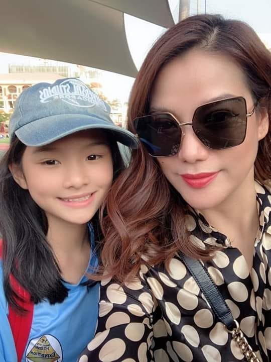 5 năm sau ngày bố mẹ ly hôn, con gái của Trương Ngọc Ánh vụt phổng phao đến bất ngờ - Ảnh 3. 5 năm sau ngày bố mẹ ly hôn, con gái của Trương Ngọc Ánh vụt phổng phao đến bất ngờ - Ảnh 3.