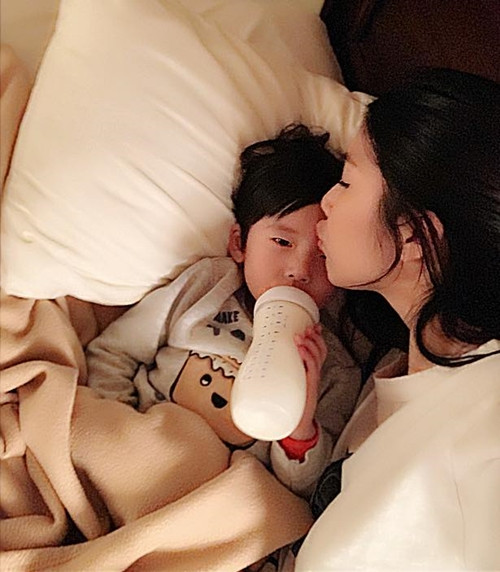 Cay đắng vì lấy nhầm chồng, cuộc sống của người mẫu Ngọc Quyên giờ ra sao? ảnh 2 Một ngày với cựu người mẫu chỉ có công việc và chăm con