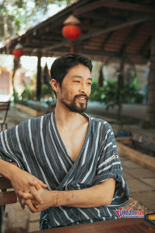 Johnny Trí Nguyễn của hiện tại. Johnny Trí Nguyễn: Không quan tâm ngoại hình, bên Nhung Kate không cần cưới