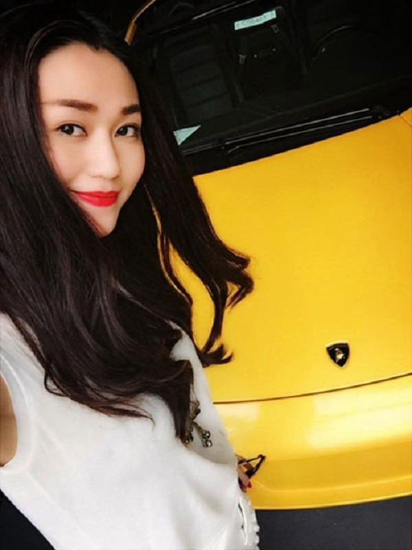 Khánh My - đối thủ Ngọc Trinh sống ra sao?