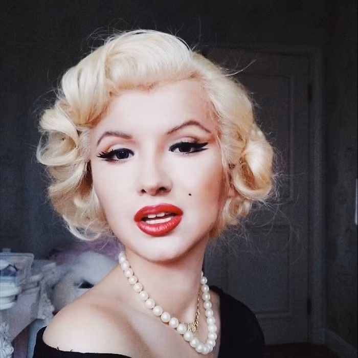 Cô gái có biệt tài kinh ngạc, trong tích tắc "biến" thành người nổi tiếng ảnh 13 Cô gái có biệt tài kinh ngạc, trong tích tắc