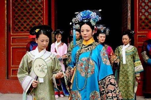 bi an dang sau cai do tay cua phi tan trong cung cam thoi xua hinh anh 2