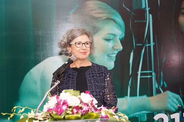 Bà Karlene Davis (Tổng lãnh sự New Zealand tại TPHCM).