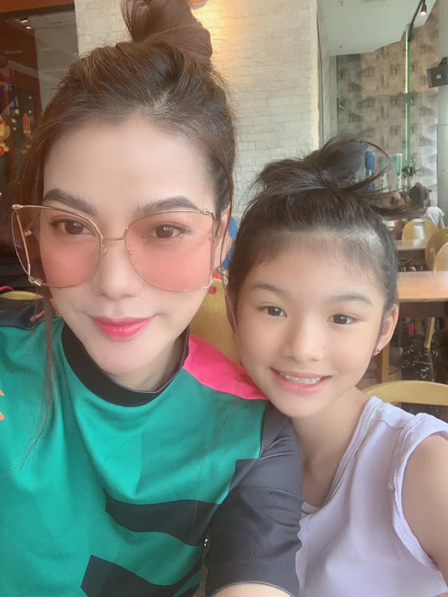 5 năm sau ngày bố mẹ ly hôn, con gái của Trương Ngọc Ánh vụt phổng phao đến bất ngờ - Ảnh 2. 5 năm sau ngày bố mẹ ly hôn, con gái của Trương Ngọc Ánh vụt phổng phao đến bất ngờ - Ảnh 2.