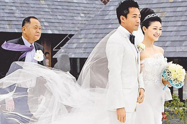 Giữa lùm xùm ly hôn với Đại S, ông xã Uông Tiểu Phi đã có hành động vô cùng ngọt ngào đáp trả - Ảnh 5. Giữa lùm xùm ly hôn với Đại S, ông xã Uông Tiểu Phi đã có hành động vô cùng ngọt ngào đáp trả - Ảnh 5.