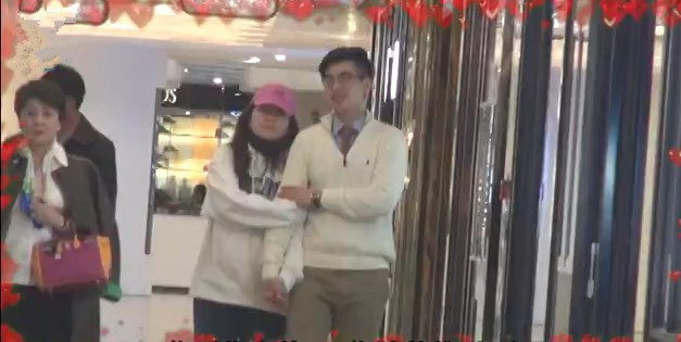 Tiểu thư trùm sòng bạc Macau lần đầu công khai xuất hiện bên vị hôn phu Harvard, tình tứ giữa chốn đông người - Ảnh 6.