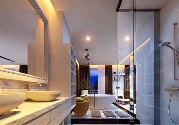 Khánh My - đối thủ Ngọc Trinh sống ra sao?