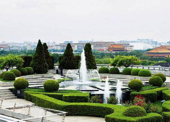 Thiếu gia ngông cuồng, giàu có nhất Trung Quốc: Thấp bé vẫn cặp kè toàn minh tinh nóng bỏng - Ảnh 1. Thiếu gia ngông cuồng, giàu có nhất Trung Quốc: Thấp bé vẫn cặp kè toàn minh tinh nóng bỏng - Ảnh 1.