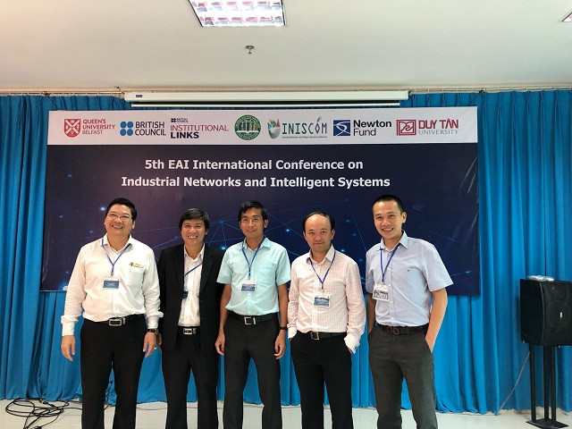 Các đại biểu bên lề hội nghị