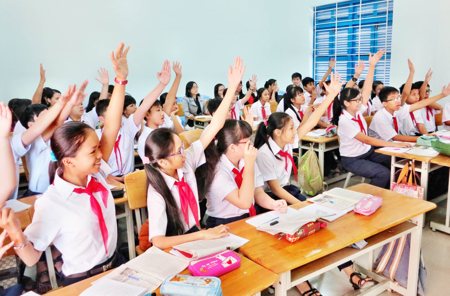 Đổi mới phương pháp và Chương trình GDCD trong nội dung đổi mới là yêu cầu căn bản đối với đào tạo đội ngũ giáo viên Đổi mới phương pháp và Chương trình GDCD trong nội dung đổi mới là yêu cầu căn bản đối với đào tạo đội ngũ giáo viên