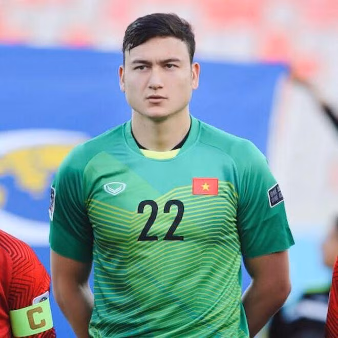 Em bé giống Lâm Tây khiến dân mạng xôn xao, đau lòng khi biết con bị bố đẻ từ chối