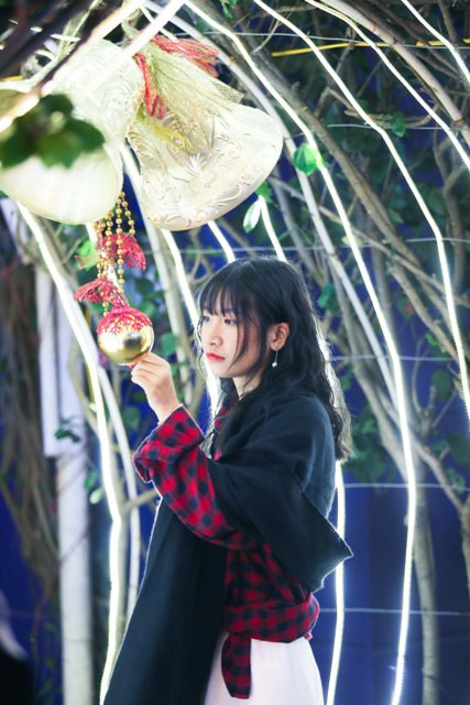 Con đường ánh sáng được nhiều bạn trẻ chọn làm bối cảnh chụp ảnh kỷ niệm Noel năm nay.