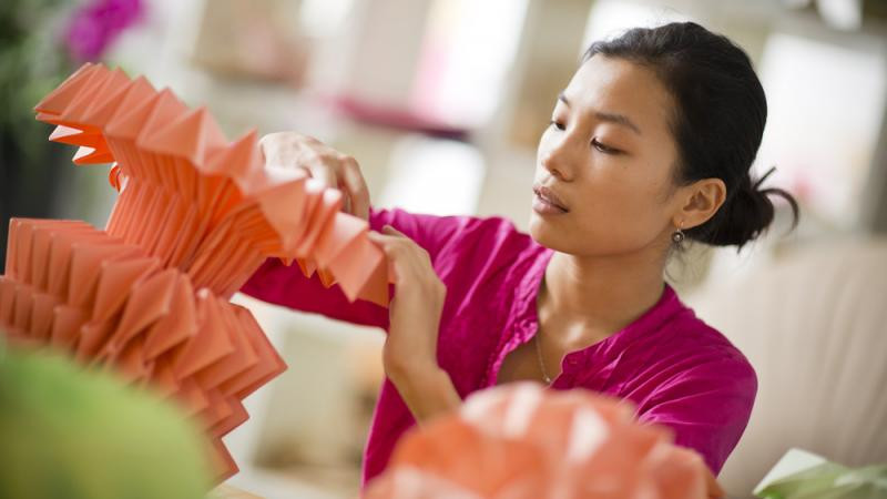 Bạn trẻ Việt đam mê sáng tạo với thủ công truyền thống