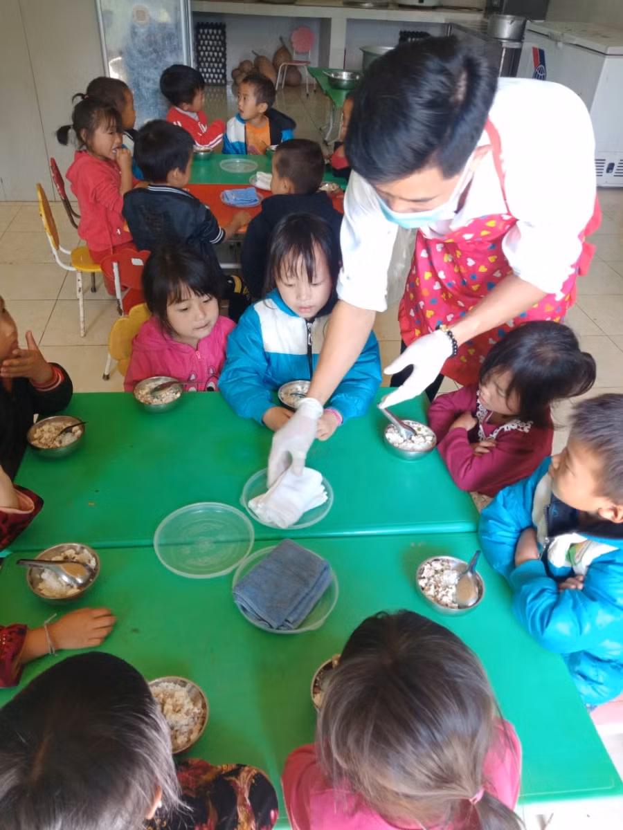 Các trường học trên địa bàn huyện Mường Nhé sẽ tăng cường thức ăn đảm bảo dinh dưỡng cho học sinh