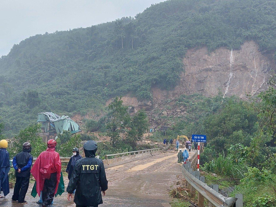 Nhiều vị trí vẫn cho thấy nguy cơ tiếp tục sạt lở cao.