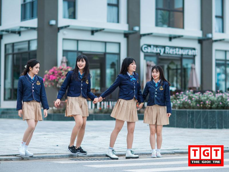 Ảnh kỷ yếu mang tên “The Heirs” cực chất của học sinh THPT ảnh 3