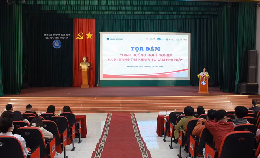 Nâng cao kỹ năng tìm kiếm việc làm cho sinh viên.