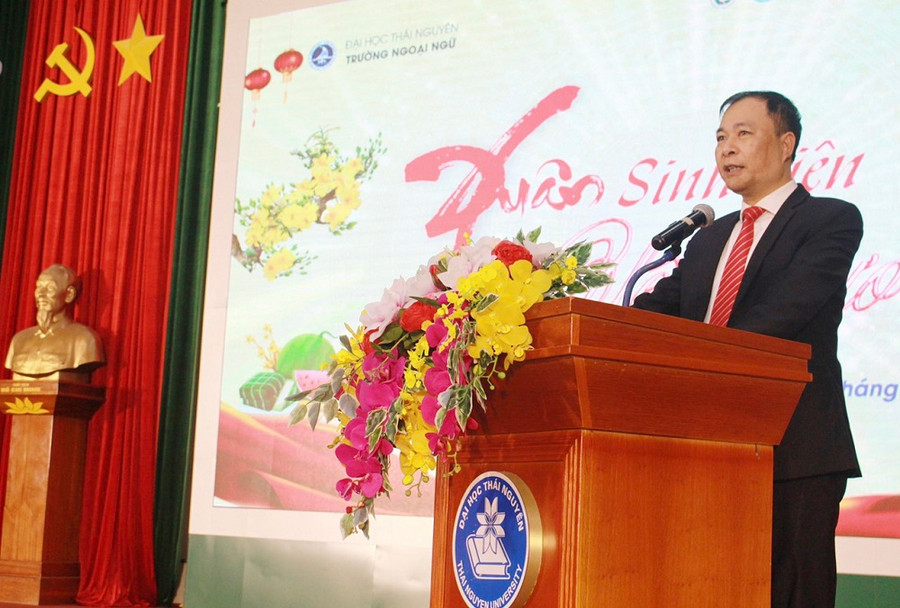 TS Lưu Quang Sáng, Phó Hiệu trưởng trường Ngoại ngữ (ĐH Thái Nguyên) phát biểu tại chương trình.