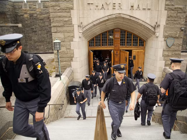 Tỷ lệ trúng tuyển năm 2017 của West Point là 9,4%.