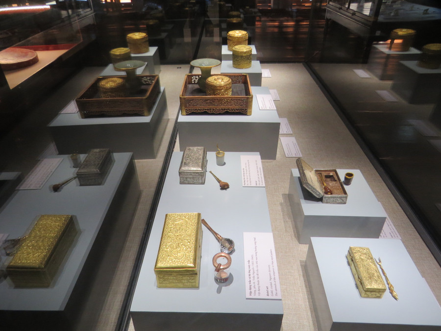 Hình tượng rồng-phượng được chạm khắc tinh xảo trên cổ vật triều Nguyễn