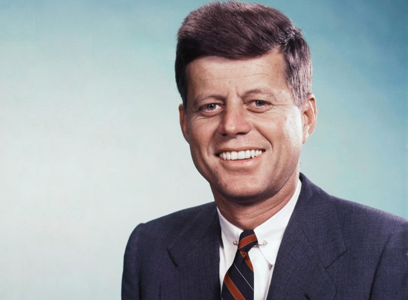 Phẩm chất và tinh thần tự lập của tổng thống Mỹ – John F. Kennerdy đã được cha ông bồi dưỡng từ nhỏ. (Ảnh: revistadiners.com) Phẩm chất và tinh thần tự lập của tổng thống Mỹ – John F. Kennerdy đã được cha ông bồi dưỡng từ nhỏ. (Ảnh: revistadiners.com)