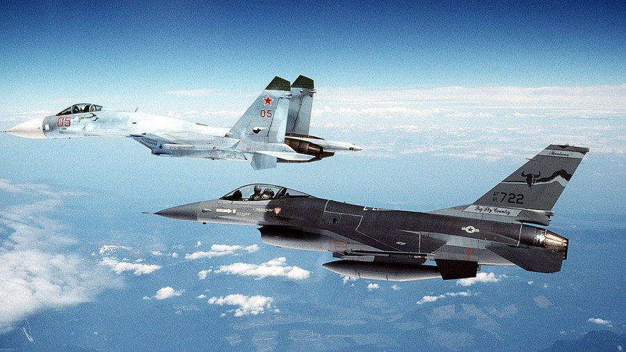 F-16 cũng không vượt trội so với các chiến đấu cơ tiên tiến của Nga F-16 cũng không vượt trội so với các chiến đấu cơ tiên tiến của Nga