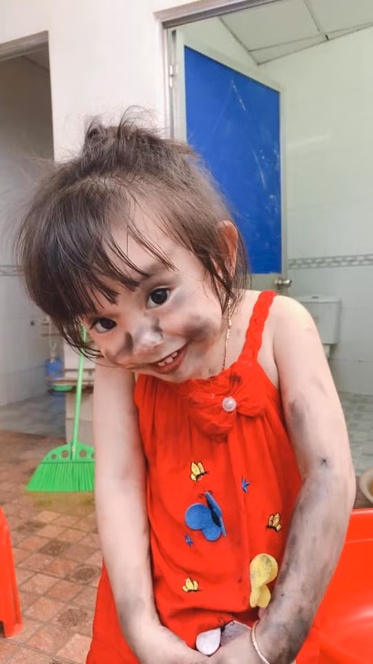 Con em nghỉ Tết, ở nhà