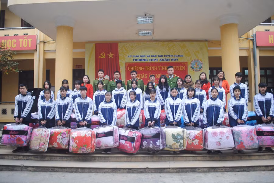 Ấm áp, yêu thương cho một mùa đông không lạnh