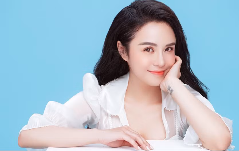 Ngoài giọng hát trời phú nhẹ dịu như gió, Thái Trinh còn có khả năng sáng tác tốt. 