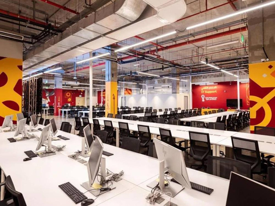 Khu vực làm việc dành cho phóng viên viết tại trung tâm báo chí Qatar. Khu vực làm việc dành cho phóng viên viết tại trung tâm báo chí Qatar.